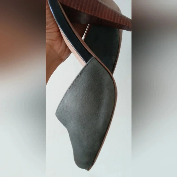 See By Chloé Grey Suede and Patent Leather Caged Sandals - Picture 6 of 7